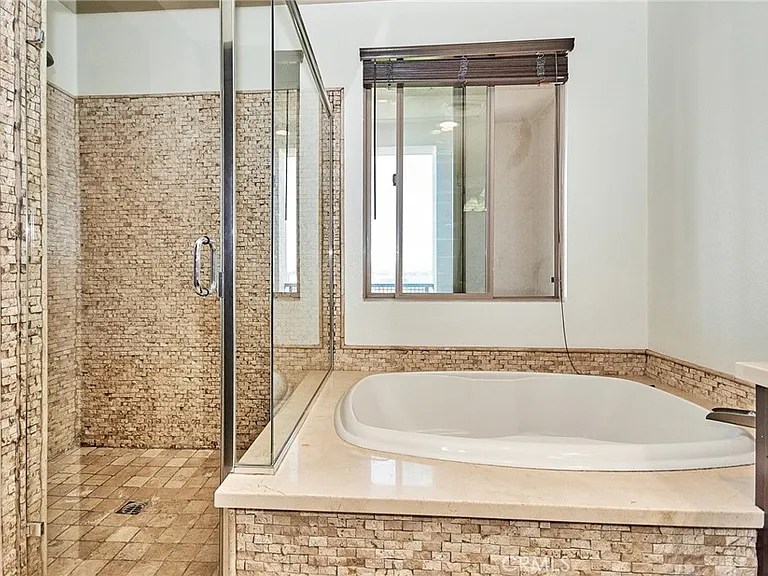 15 Vantis Dr — Photo 6