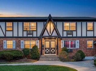 95 Parkside Drive, Suffern, NY