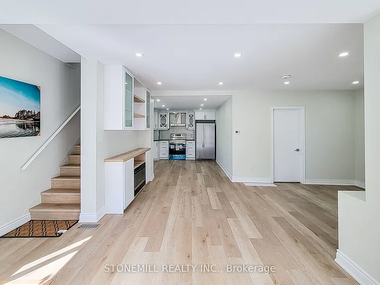727 College Ave — Photo 26