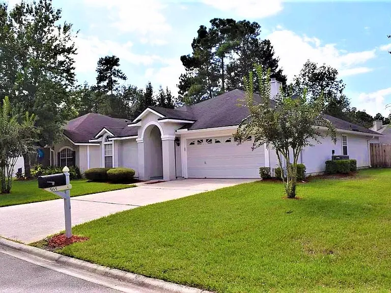 565 Redberry Ln — Photo 1