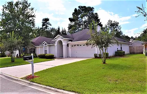565 Redberry Ln Photo 1