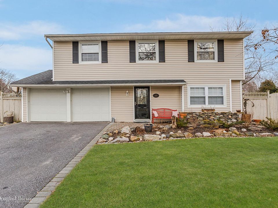 1st image of 6 Griggs Dr