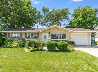 3 Beacon Ave, Romeoville, IL 60446