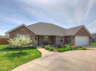 2103 Simplicity Way, Neosho, MO 64850