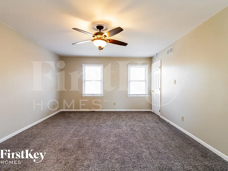 7247 Cinnamon Woods Dr — Photo 9