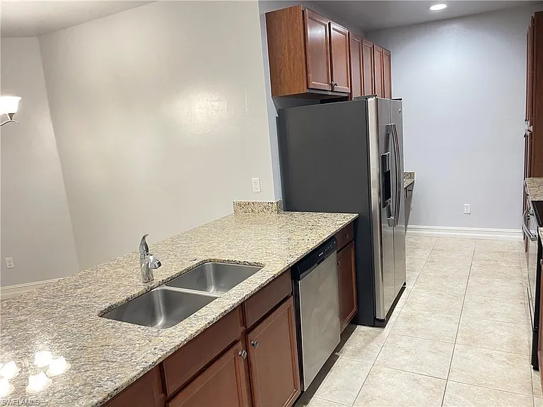 7818 Bristol Cir — Photo 6