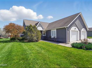 1210 Navajo Trl, Wapakoneta, OH 45895