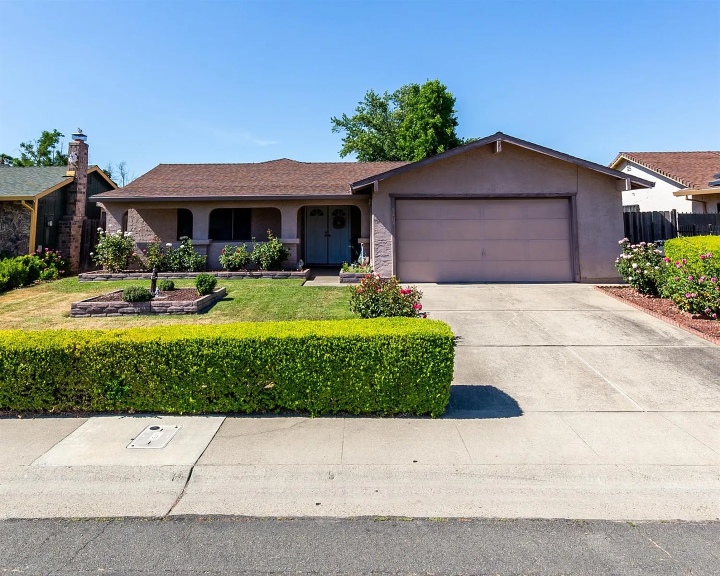 5405 Village Wood Dr photo 1