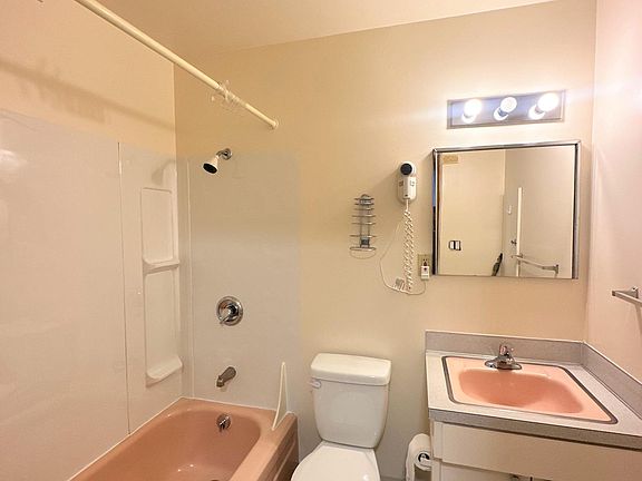 4th image of 4731 12th Ave NE APT 306
