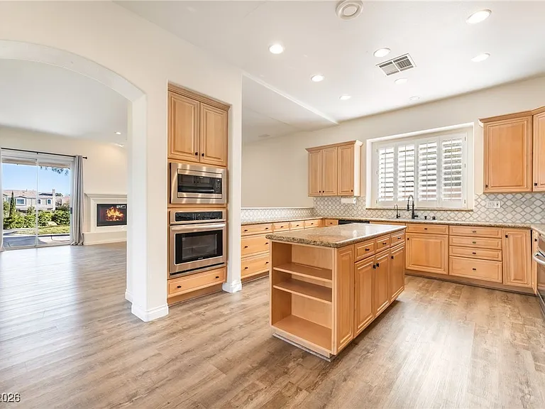 904 Pont Chartrain Dr — Photo 9