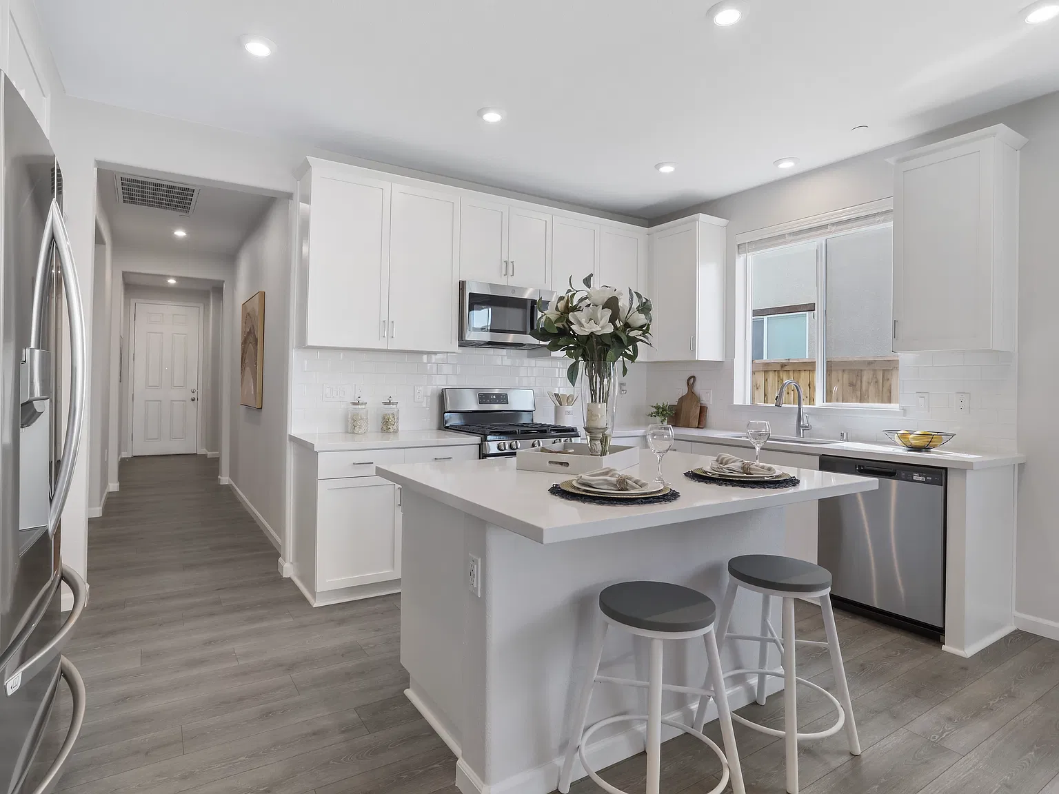 4 bed, 1729 sqft, $3,150 — Photo 4