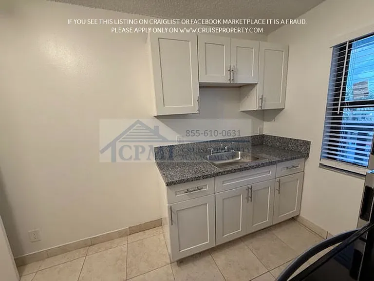 Riverside Manor/N'ice Apartments - 889 Riverside Drive, Ft. Lauderdale, FL 33312 — Photo 17