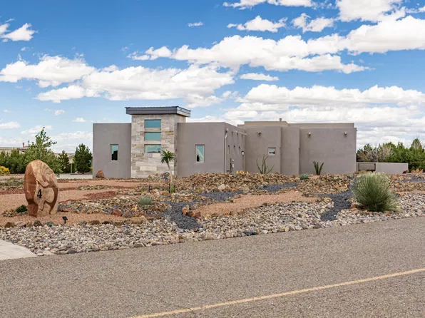 4 Mimbres Ct, Placitas, NM 87043