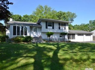 4 Carrol St, East Northport, NY 11731