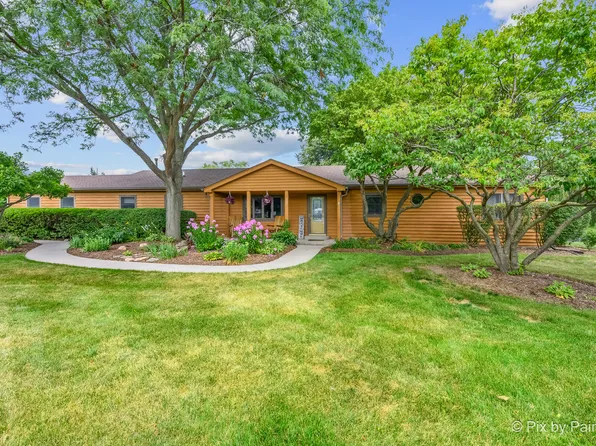 2116 N Pebble Dr, McHenry, IL 60051