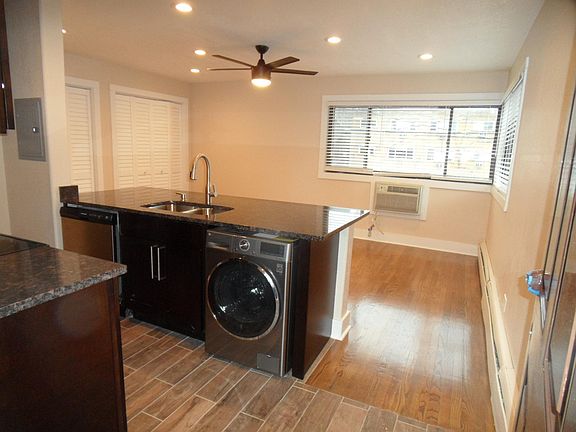 2nd image of 1509 W Farwell Ave #2F