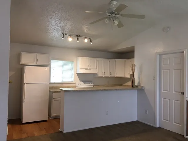 403 Buttercup Creek Blvd — Photo 4