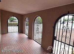 Front porch patio overview