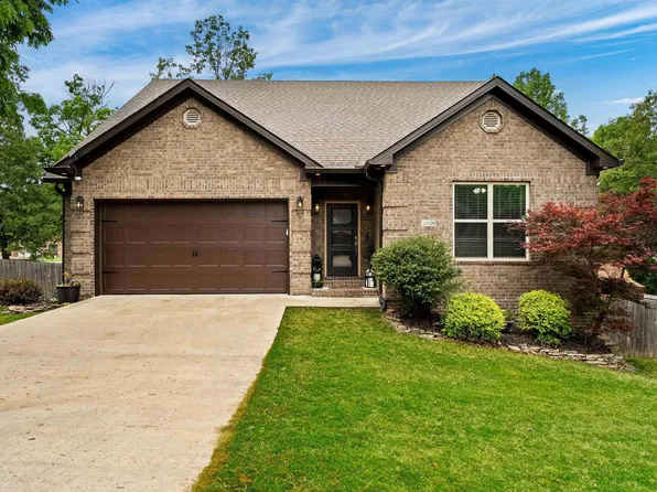 109 Sienna Lake Ln, Little Rock, AR 72210