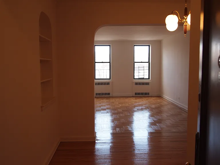 83-02 Cornish Ave #4D — Photo 1