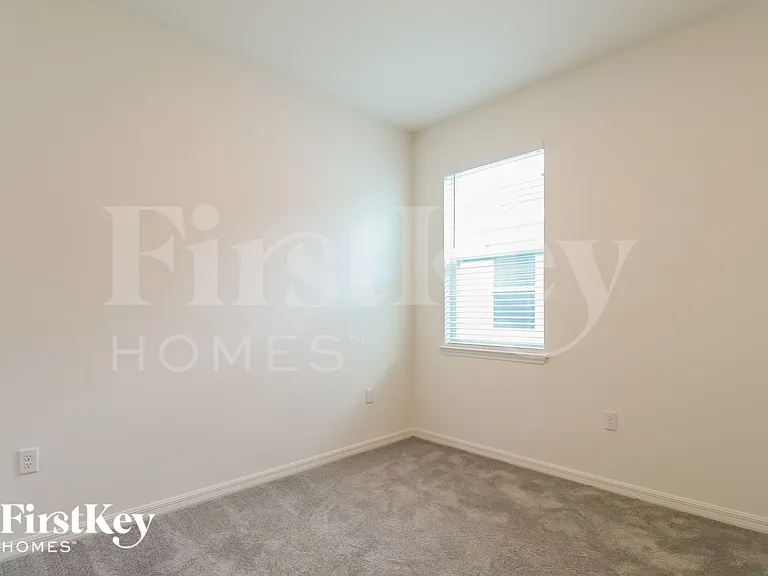 121 Windsor Reserve Dr — Photo 12