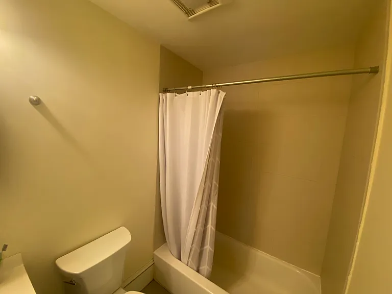 29 Commonwealth Ter #3 — Photo 11