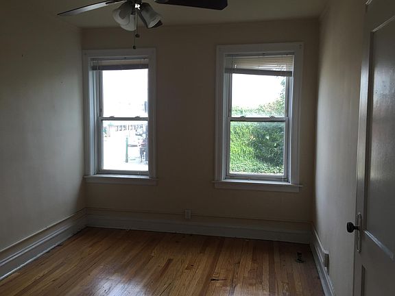 2nd image of 2754 N Artesian Ave APT 3