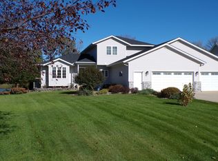 3011 Wells Lake Dr, Faribault, MN 55021
