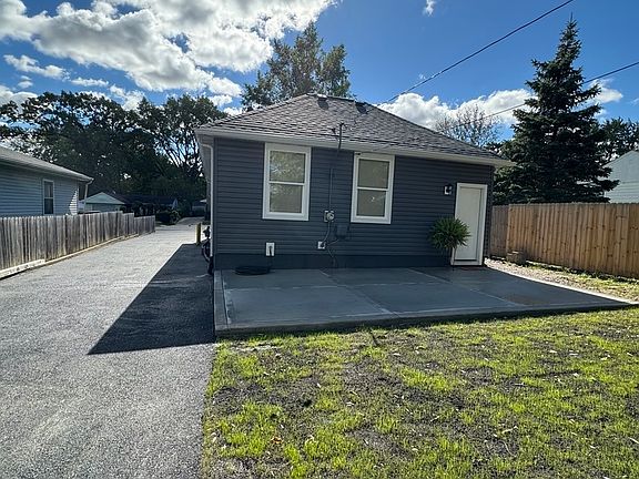 4th image of 907 Westwood Ave