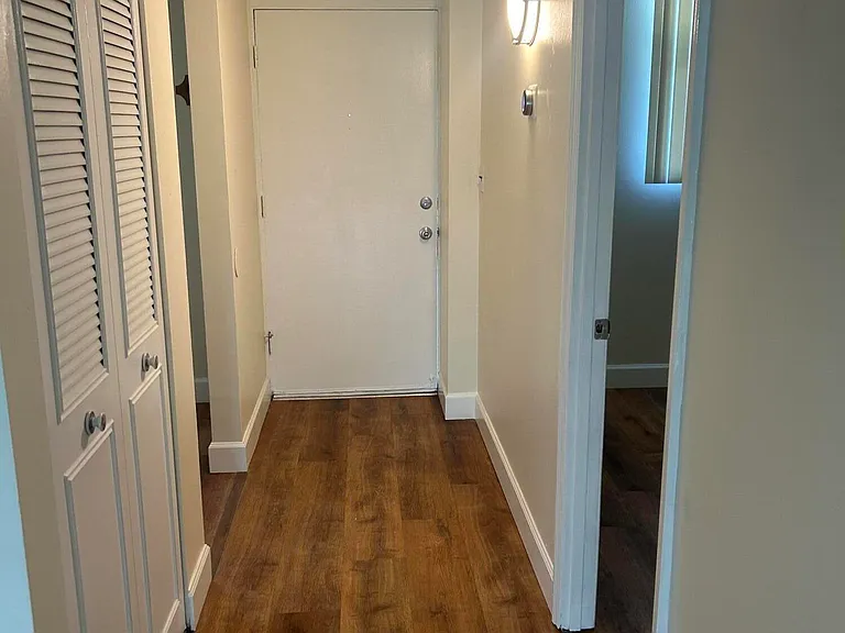 109 Royal Park Dr #2C — Photo 5