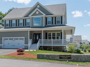 7 Theresa Marie Ave, Woonsocket, RI 02895