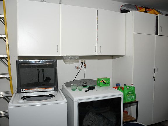 5th image of 8122 Orange St