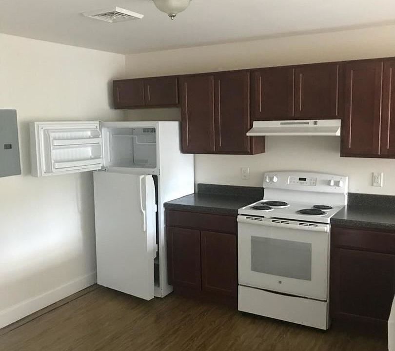 2nd image of 581 Livingston Ave APT 7