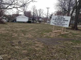 112 W 7th St, Delavan, IL 61734