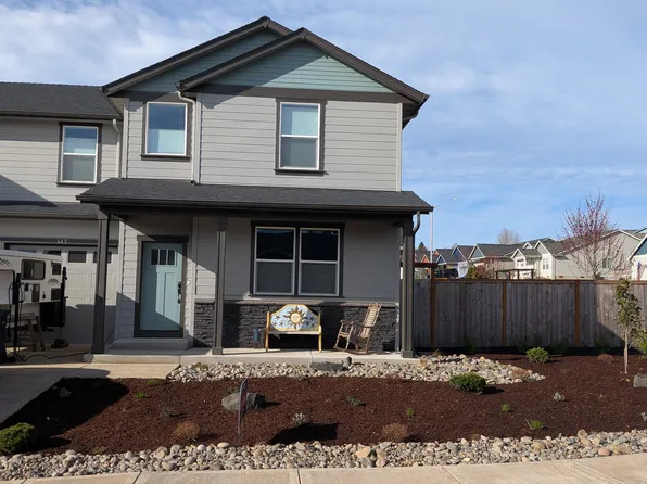 643 NE Kerns Dr, Dallas, OR 97338