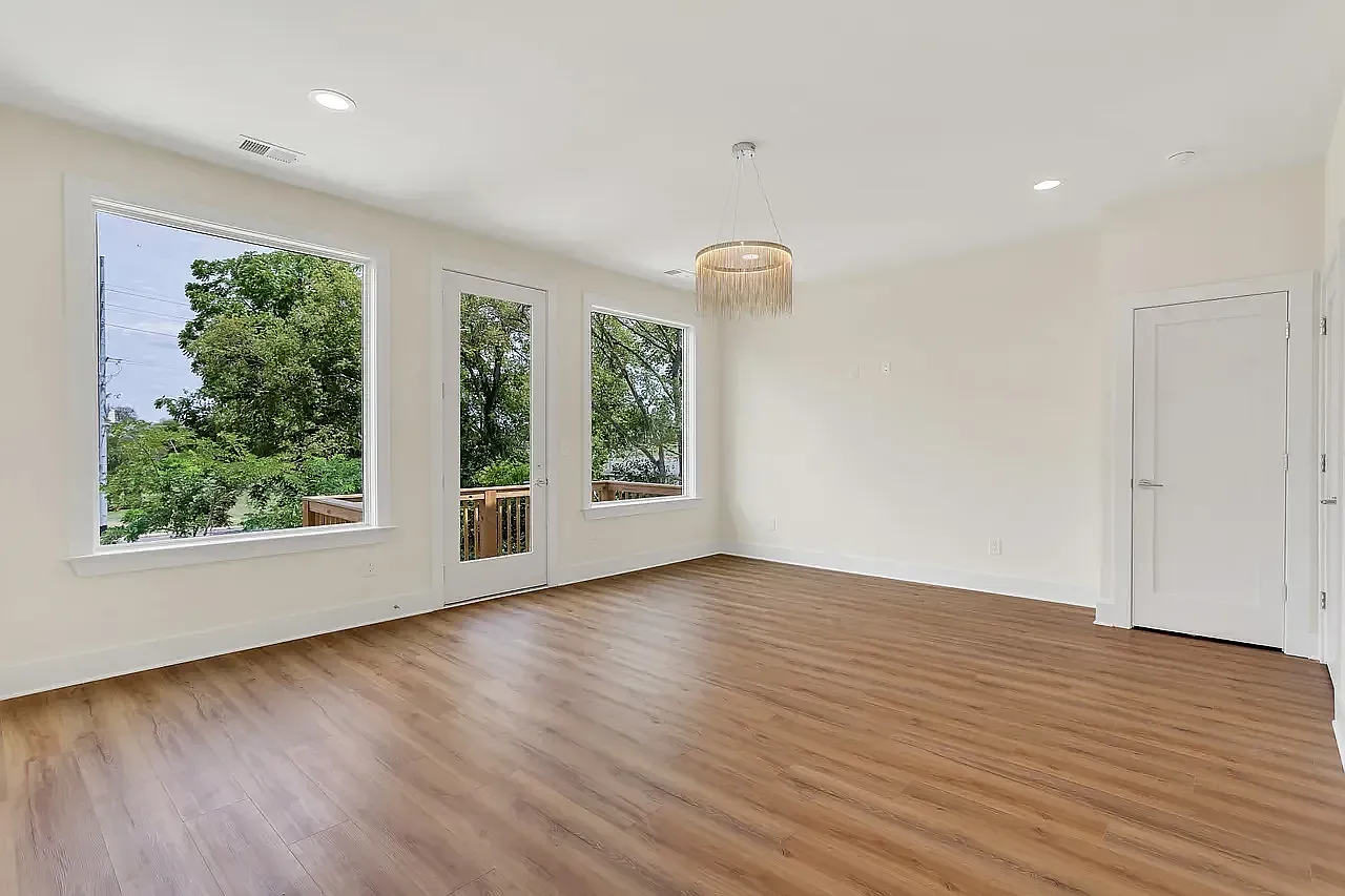 3 bed, 2.5 bath, 2390 sqft, $3,400 — Photo 4