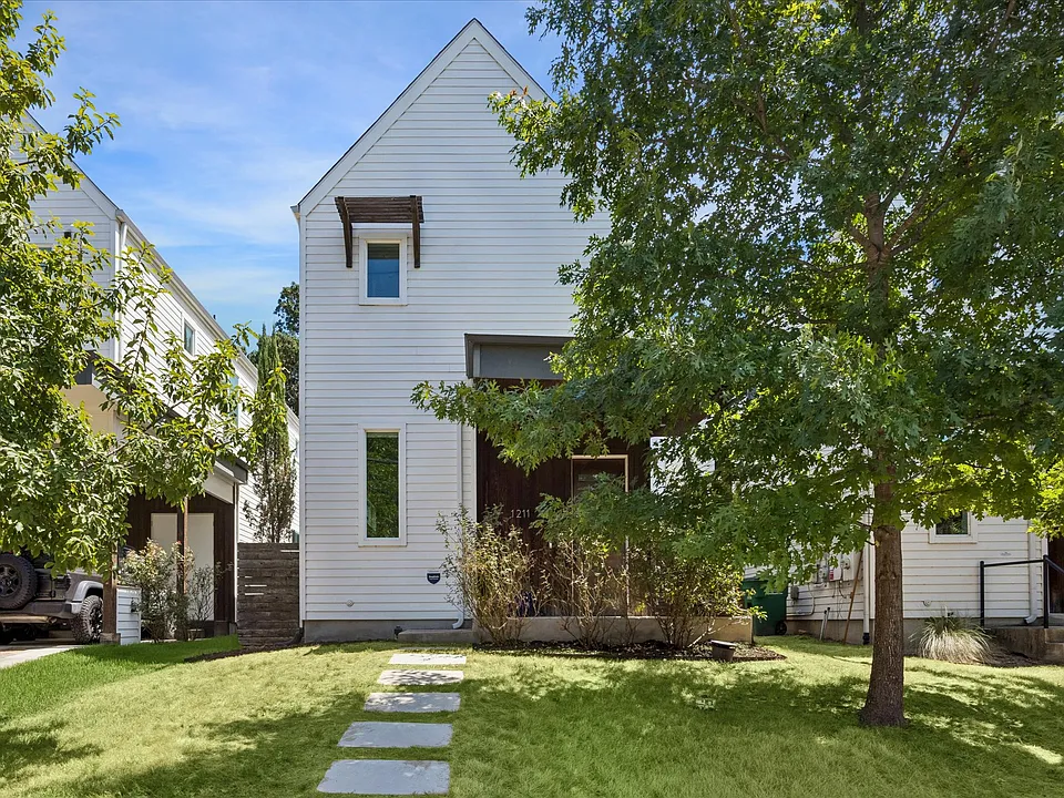 1211 Maple Ave