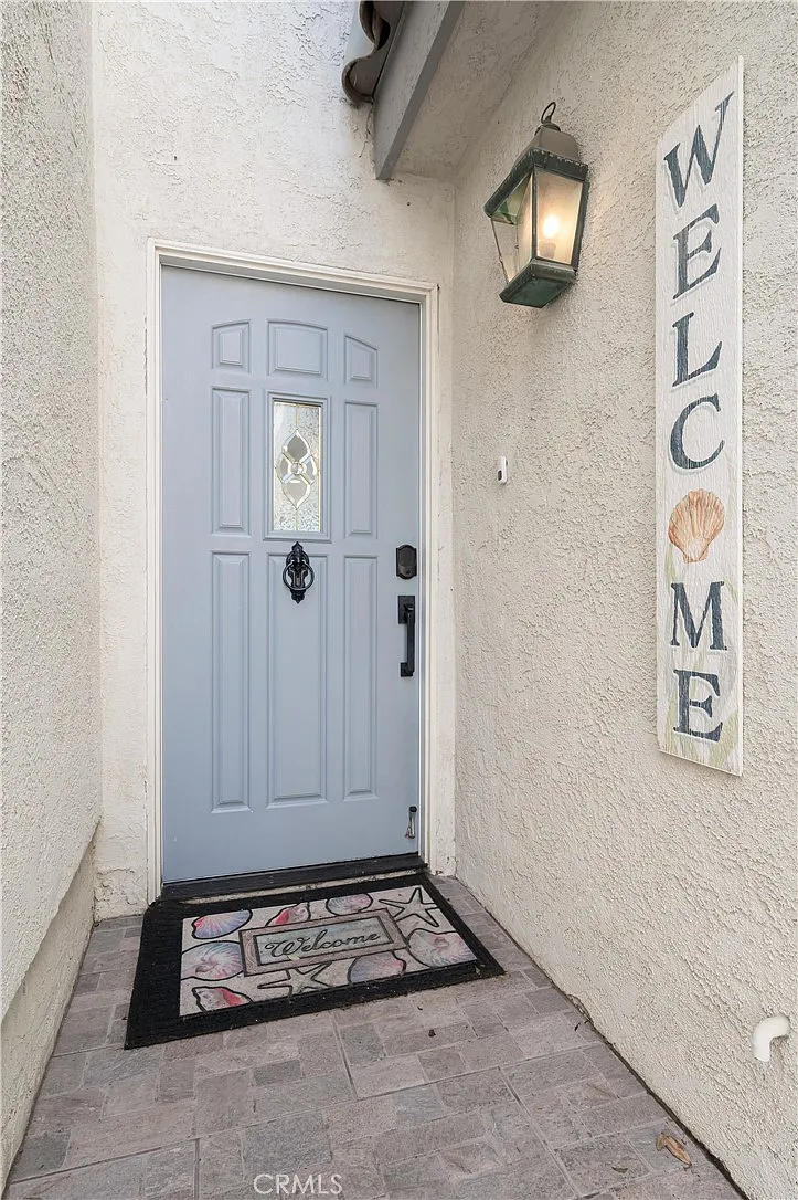 3 bed, 2.5 bath, 1699 sqft, $7,200 — Photo 4
