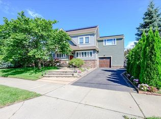 132 Blackheath Road, Lido Beach, NY 11561