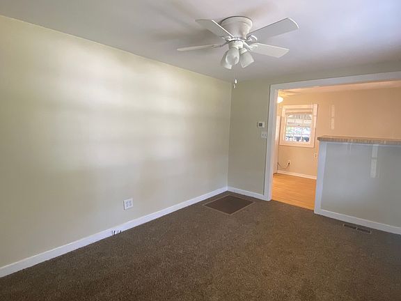 3rd image of 2827 N Walnut St