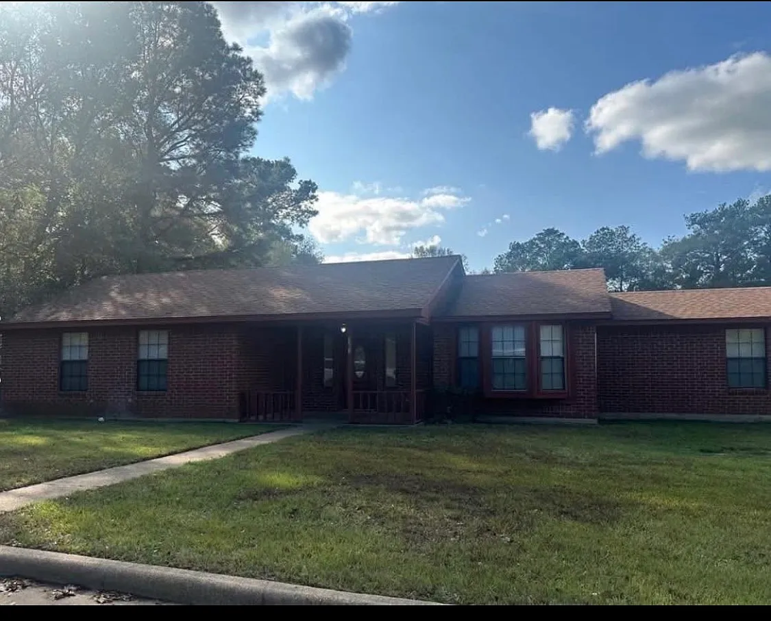 3 bed, 1160 sqft, $1,250 — Photo 1