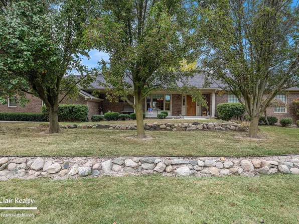 2350 Wadhams Rd, Saint Clair, MI 48079