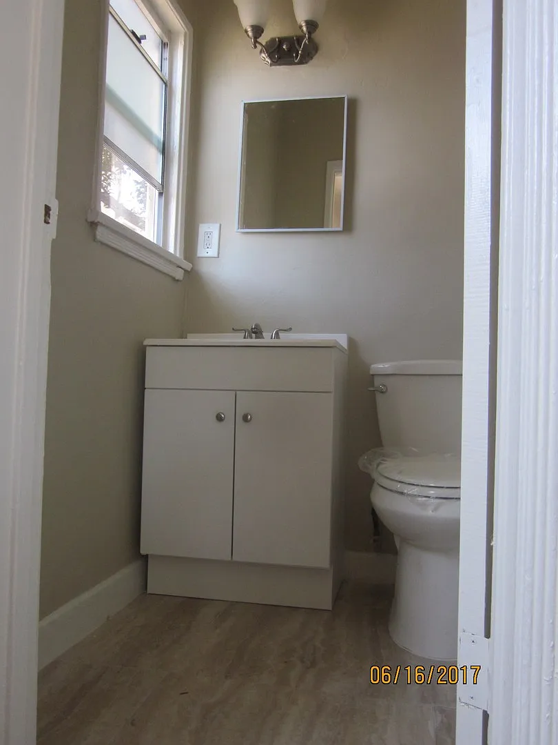338 — Photo 2