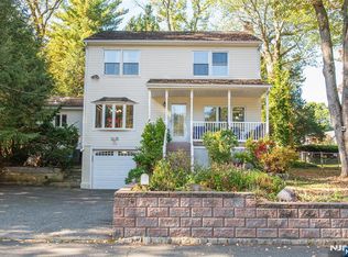 79 Lions Head Dr W, Wayne, NJ