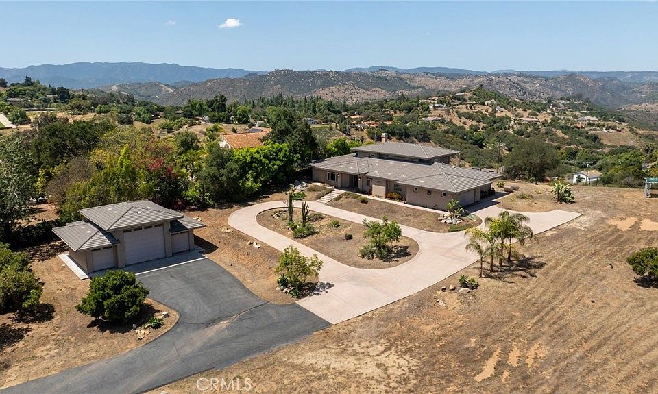 1st image of 1186 Lydia Ln