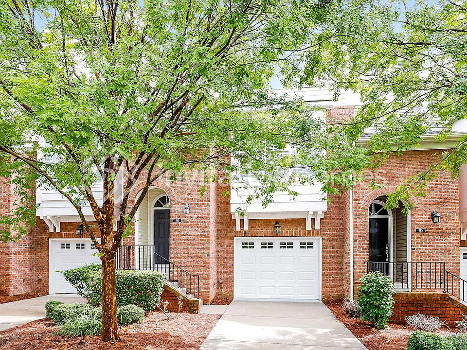 811 Skybrook Falls Dr