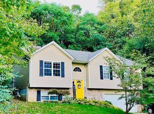 5 Raintree Ln, Glen Carbon, IL 62034