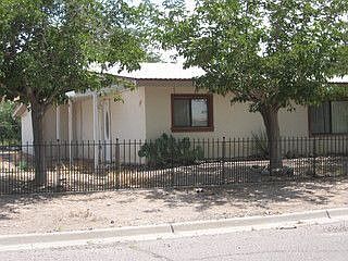 2nd image of 703 W 2nd Ave