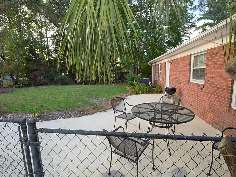 617 Plymouth Dr — Photo 19