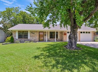 1206 Garden Ln, Bryan, TX 77802